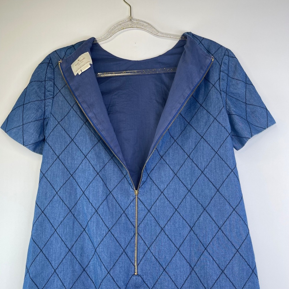 Kate Spade Denim Quilted Shift Dress Blue Gold Zipper Preppy Mod Coastal Size 2 - Picture 3 of 14